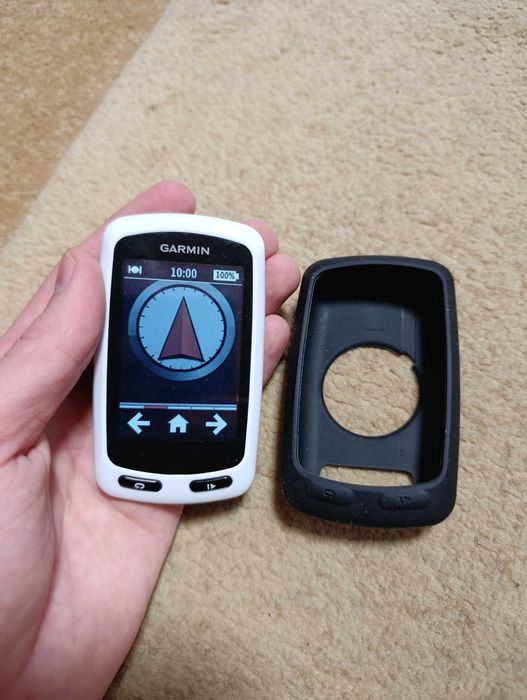 велосипедный навигатор Garmin Edge Touring Plus.
