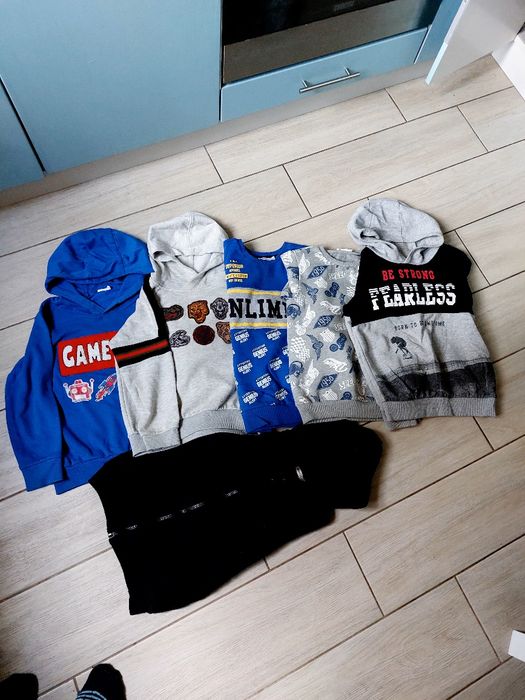 Набір з 7 світшотів на 6-7 років