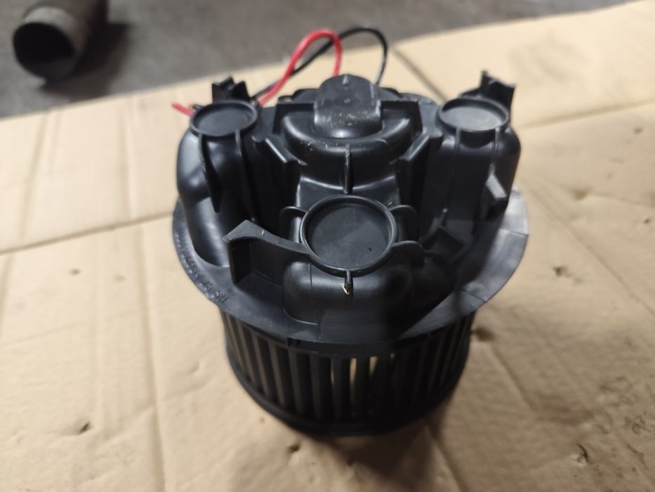 Renault Clio III lift Modus wentylator nawiewu dmuchawy J77ACV22