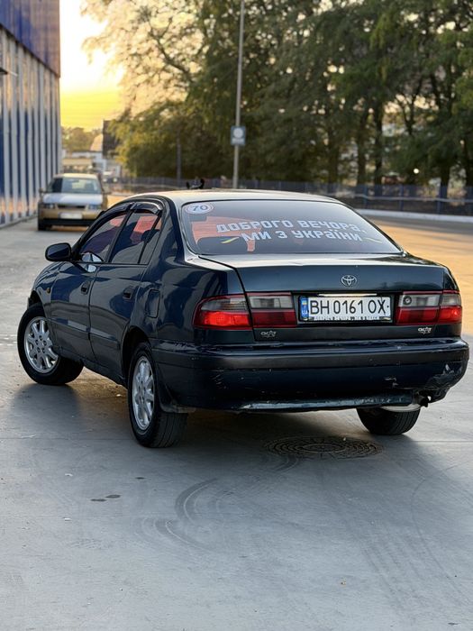 Toyota Carina E 1.6 бензин