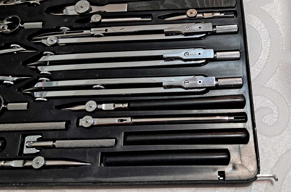 Skala PAXII zestaw kreślarski cyrkle 24 elementów