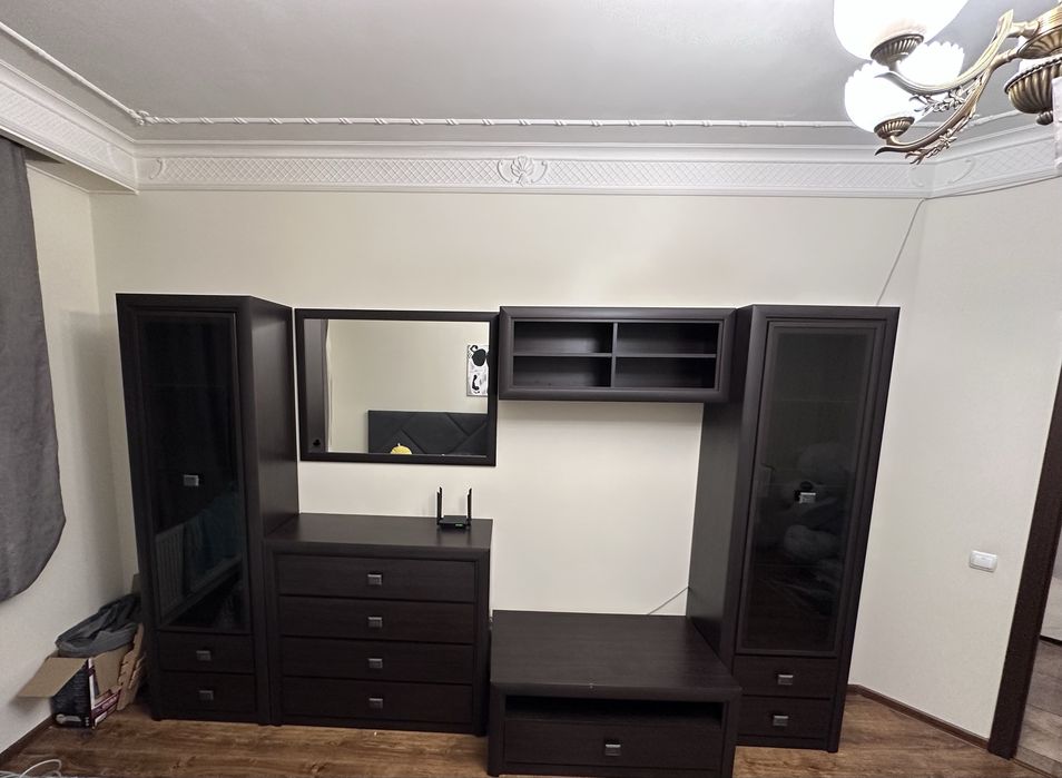 Меблева стінка/Шафа