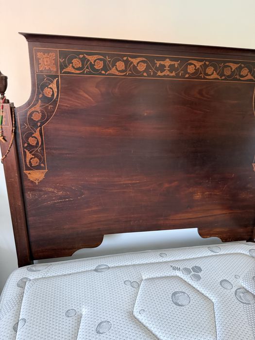 Cama de casal estilo Dona Maria + colchão