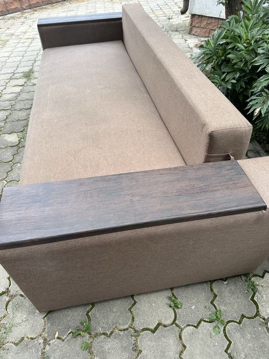 Продам диван в гарному стані.