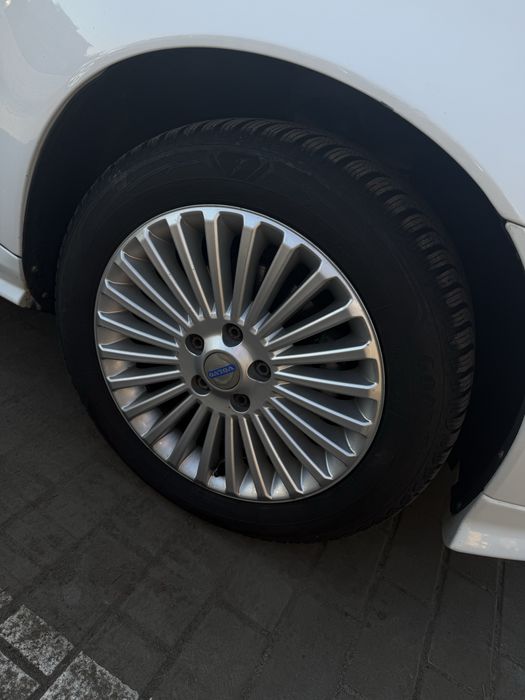 Продам  Volvo v 50 1.6 дизель 2011 р.  R-дизайн в максильній комплектації