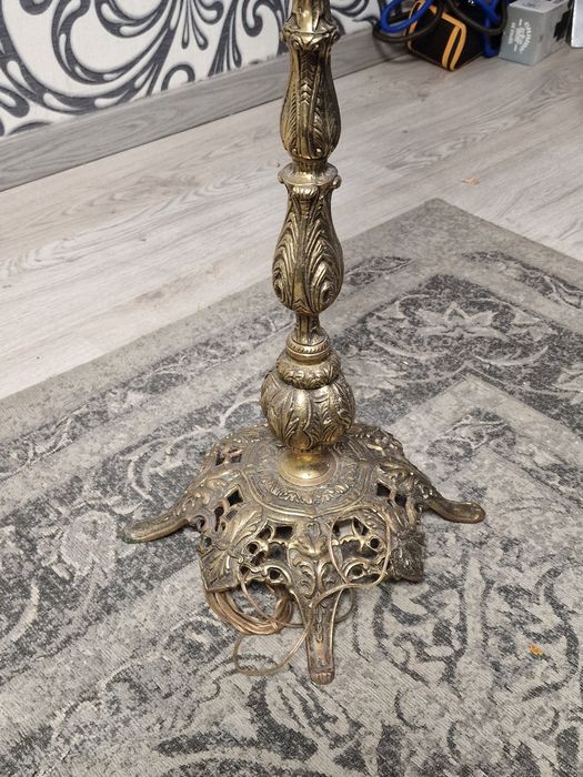 Candeeiro bronze com mesa