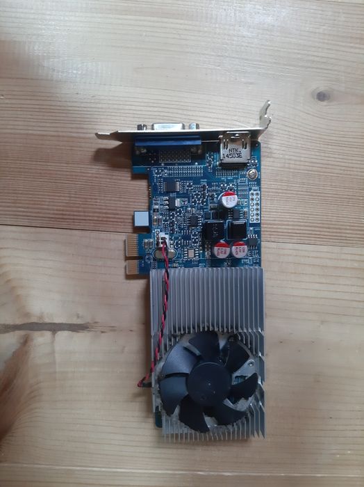 Placa grafica radeon r5 1gb