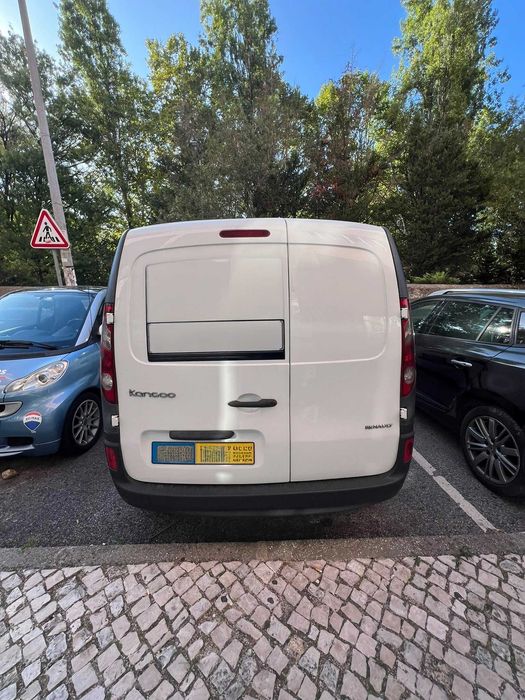 Renault Kangoo 2010 1.5 DIESEL — 1.500 € — AVARIADA / NÃO CIRCULA foto 4