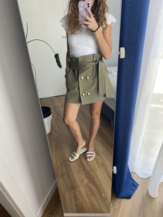 Spodnica khaki z guzikami