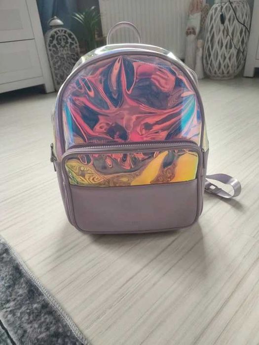liliowy plecak szkolny firmy Cropp