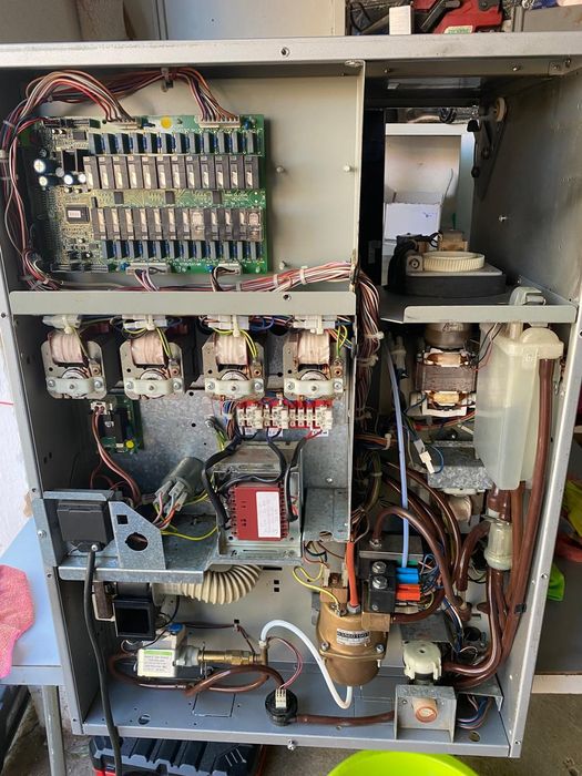 Máquina de Vending Necta brio 3 + Mini snakky