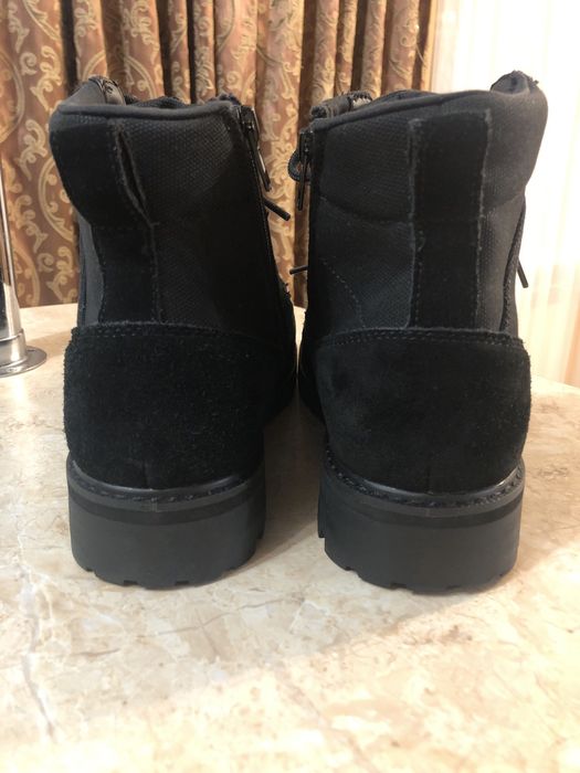 Черевики Reserved