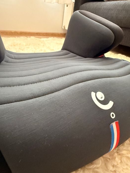 Дитяче автокрісло-бустер бренду Renolux, модель Confort