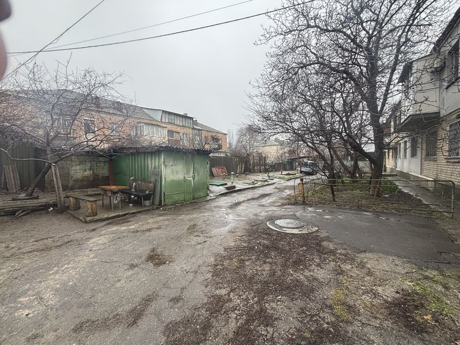 Продам двокімнатну квартиру з автономним опаленням та закритим двором