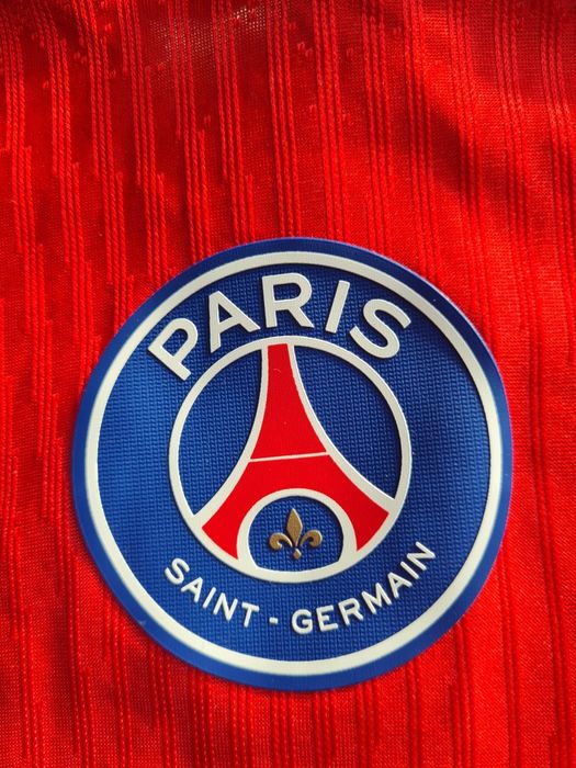 Koszulka domowa PSG z sezonu 26/27