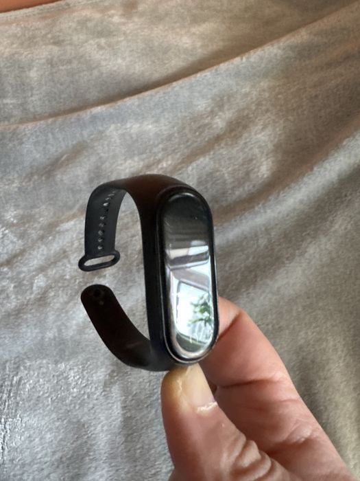 Фитнес-трекер mi band 4 (чорний) В гарному стані
