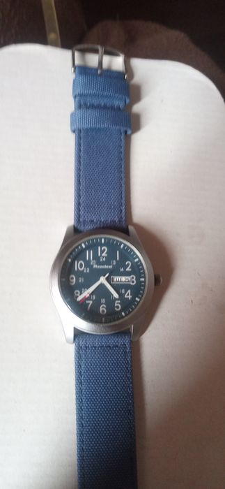 Годинник Readeel