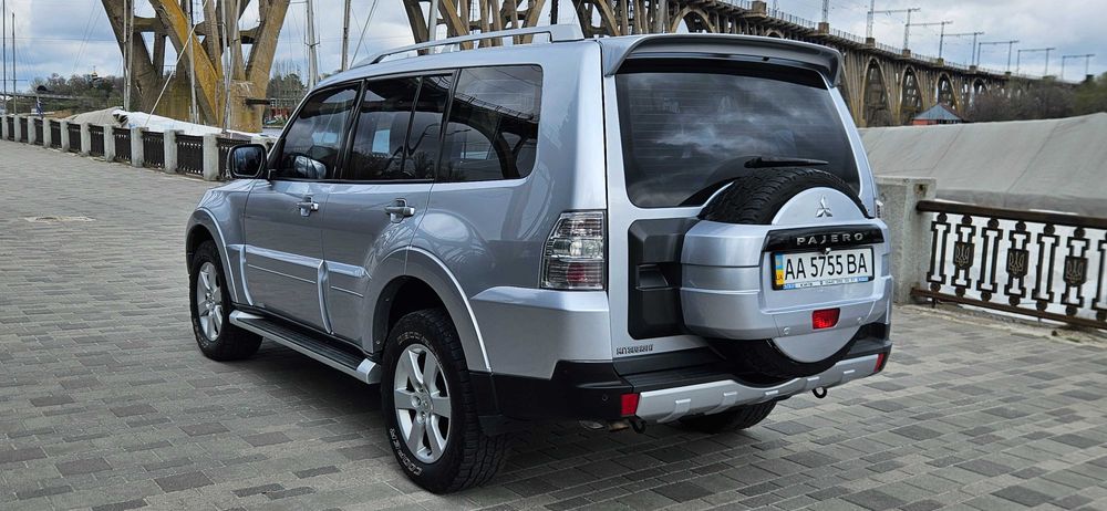 Mitsubishi Pajero Wagon 2008 VIN JMBLYV98W8J504813 фото оголошення 4 з 22