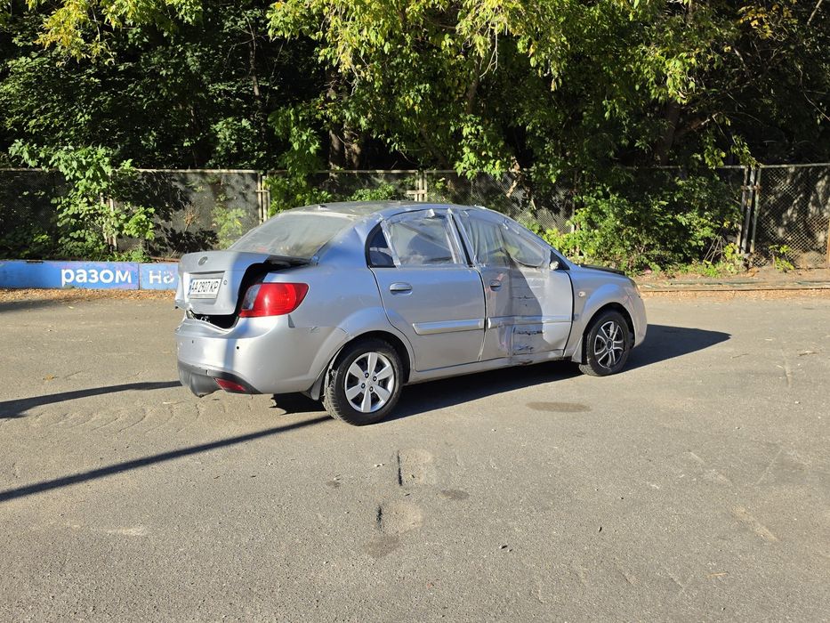 Kia   Rio   2011