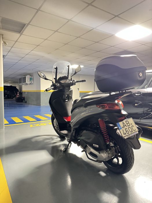 Piaggio Medley 125s