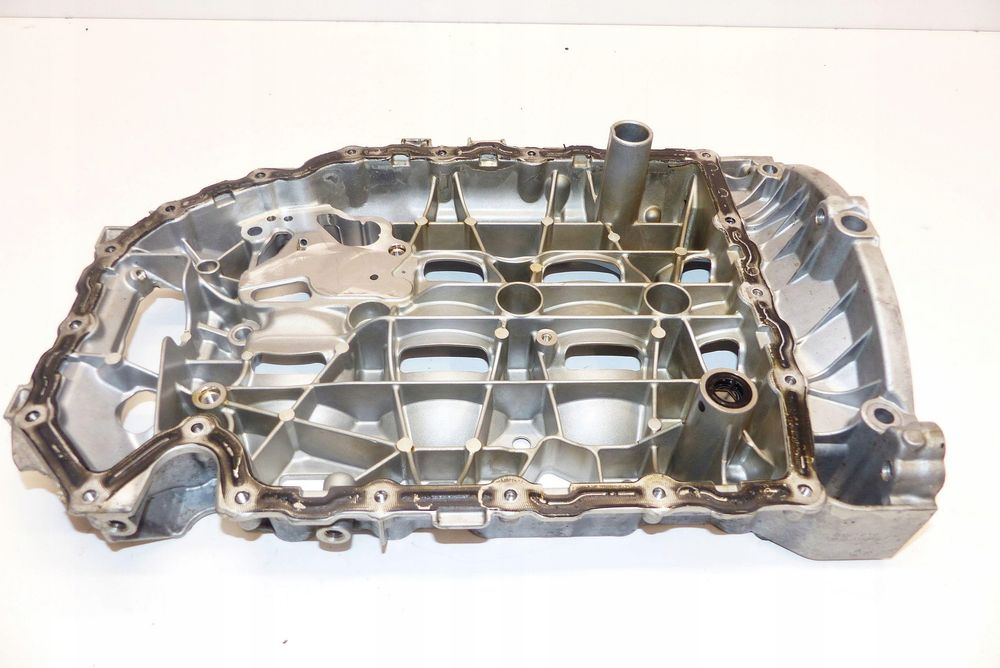 skoda - podstawa miski olejowej 06k103603de 2.0 tsi dnn