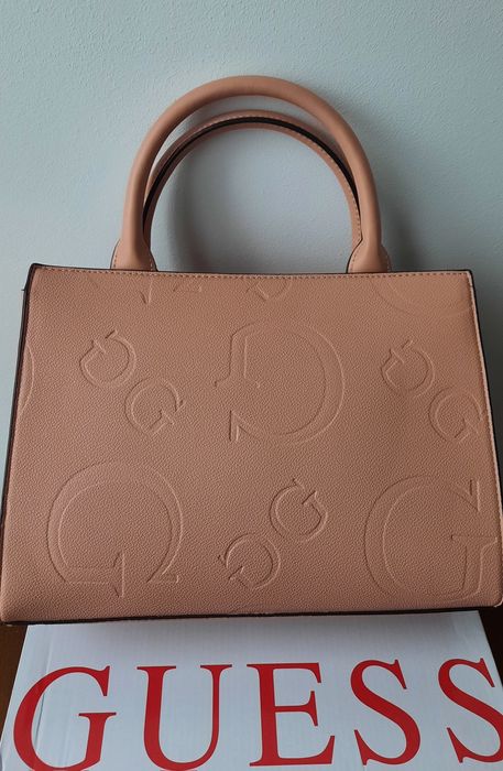 Torebka kuferek GUESS - pudrowy róż / NOWA
