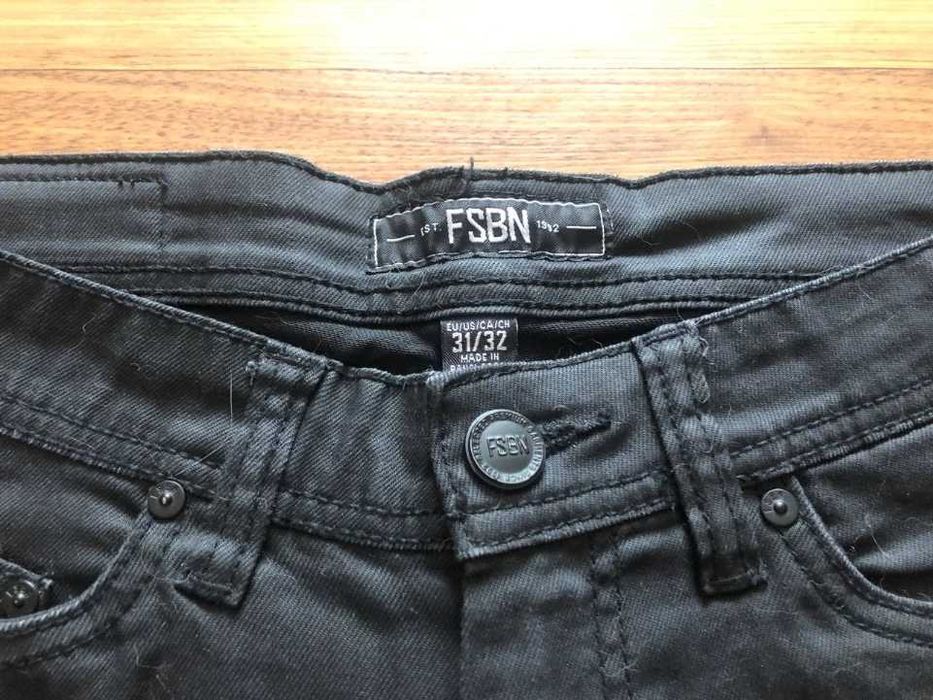 Віддам джинси прямі