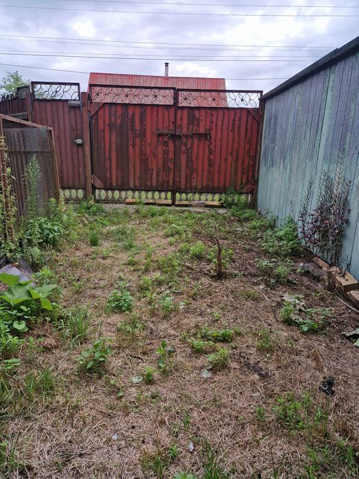 Продається будинок  у центрі с. Бабинці  для дачі чи нової забудови