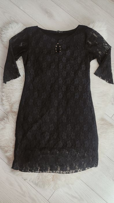 Czarna koronkowa sukienka, r. XL