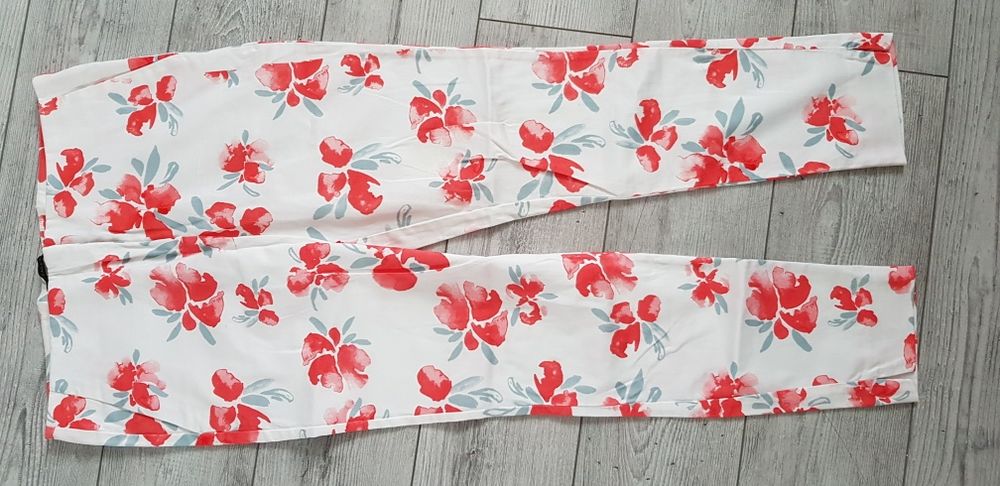 Eleganckie spodnie w kwiaty Zara XS