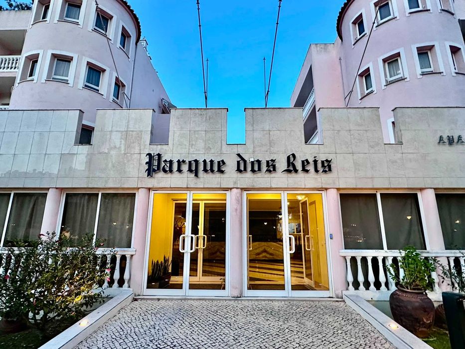 2 Apartamentos + Garagem Box no Condomínio Parque dos Reis - Monte Gordo
