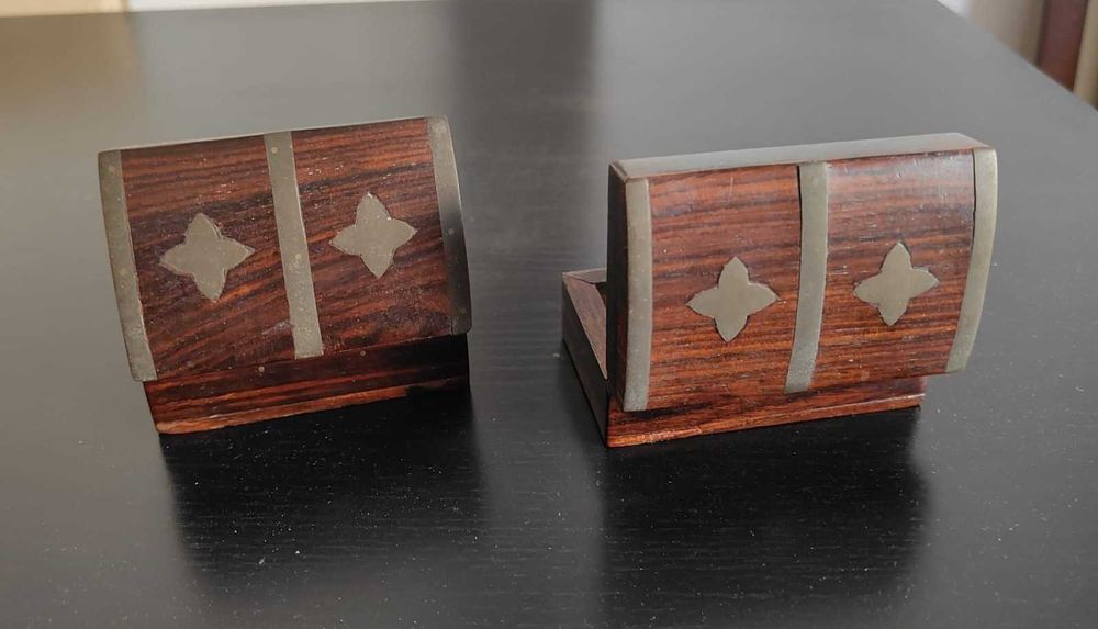 Duas caixas decorativas