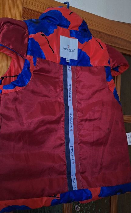 Жилетка "moncler"