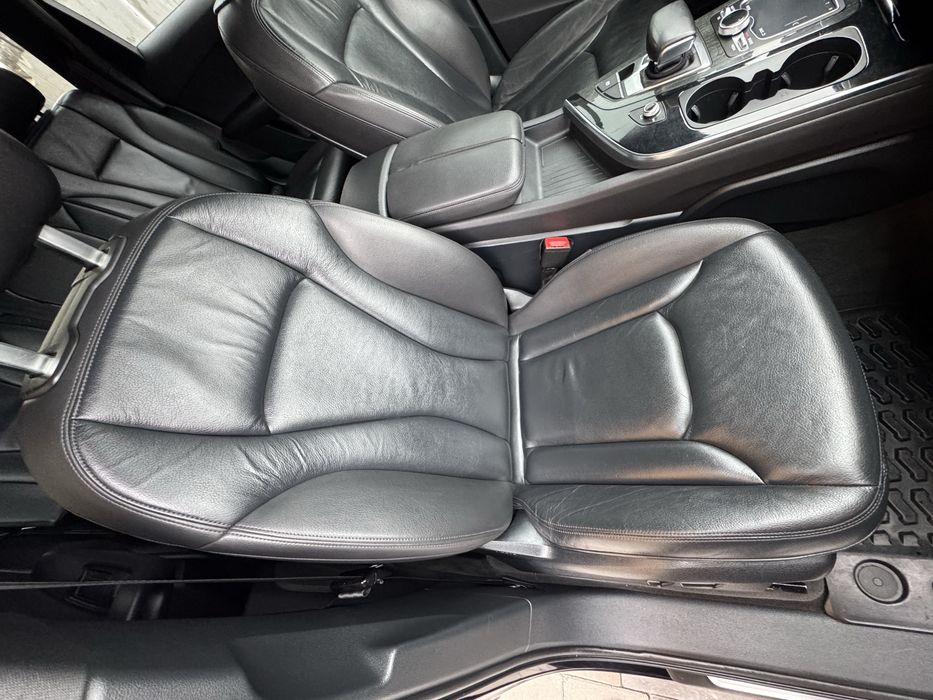 Продам Audi Q7 7 мест