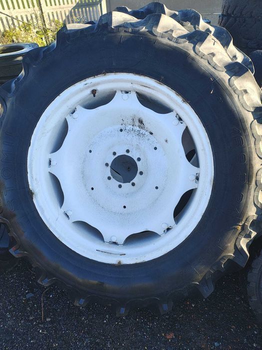 Komplet kół traktor Renault 80KM 13.6R24 i 16.9R34 Stomil Galaxy