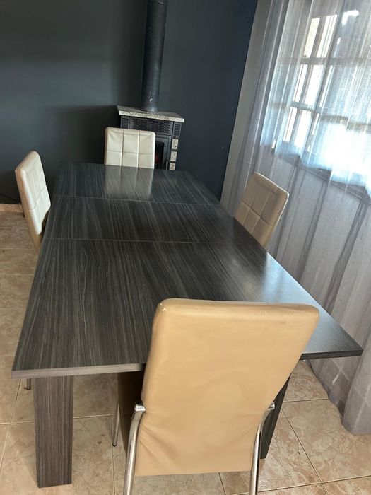 Mesa de jantar + 4 Cadeiras