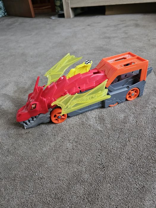 Transporter, Wyrzutnia,Smok, HotWheels