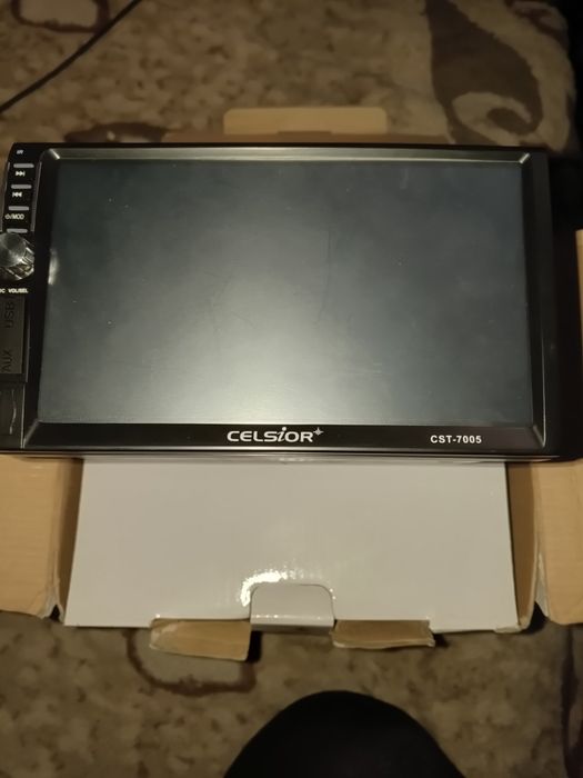 Продам магнітолу до машини