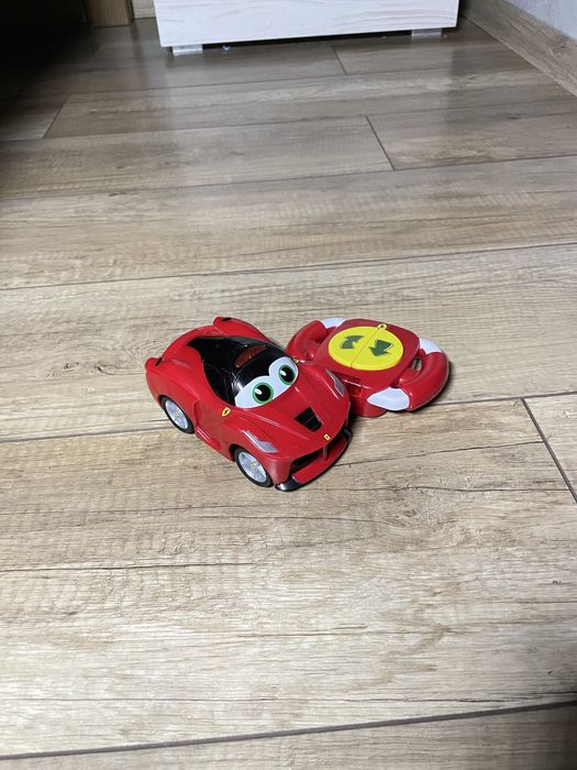 Машинки на пульті