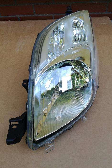 TOYOTA YARIS II 2006 - lampa przednia lewa nowa