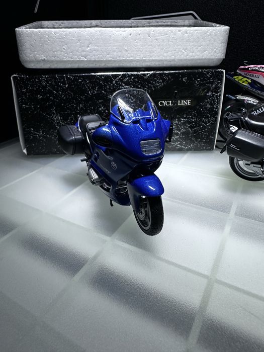 Miniatura BMW R 1100 RT Escala 1/24 Minichamps