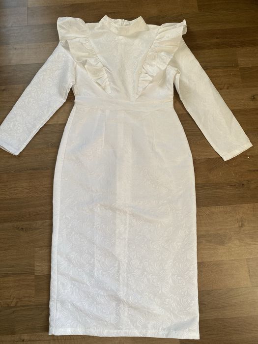 Гарна біла сукня shein