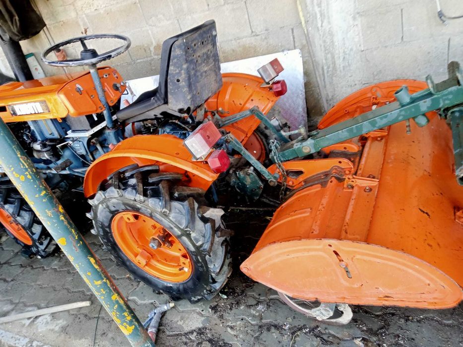 Kubota, Trator B6000