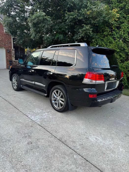 Lexus LX 570      2015