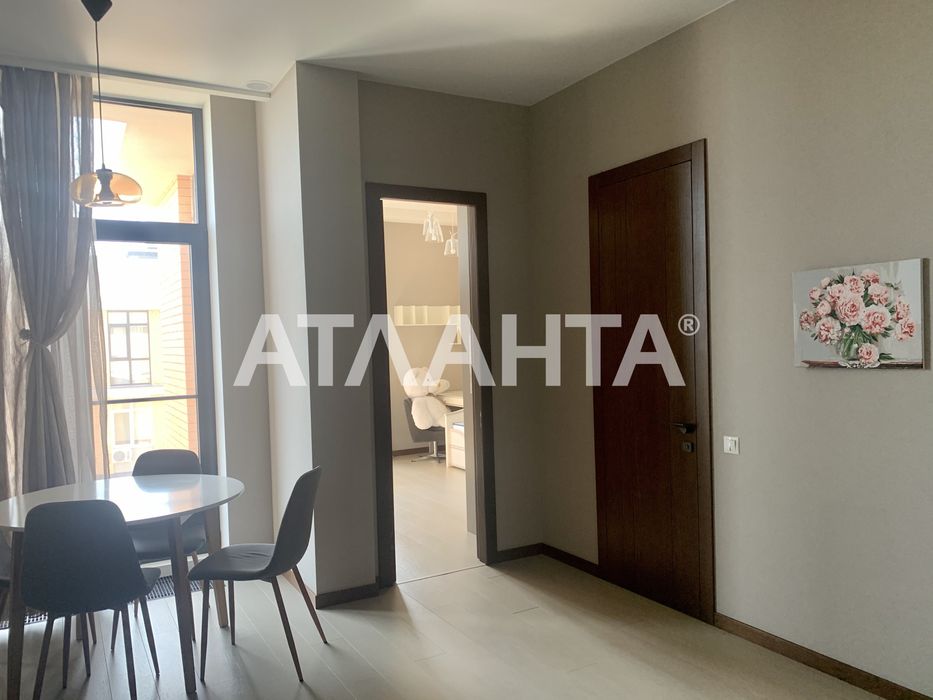 2-комнатная с ремонтом и мебелью . ЖК Француский . Вид на море .