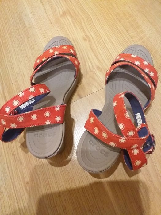 Sandały Crocs 38 damskie na koturnie paski Lato