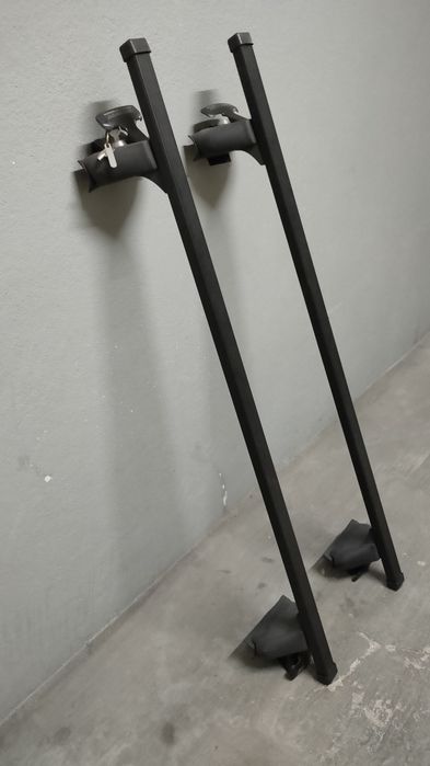 Barras para tejadilho de automóvel.