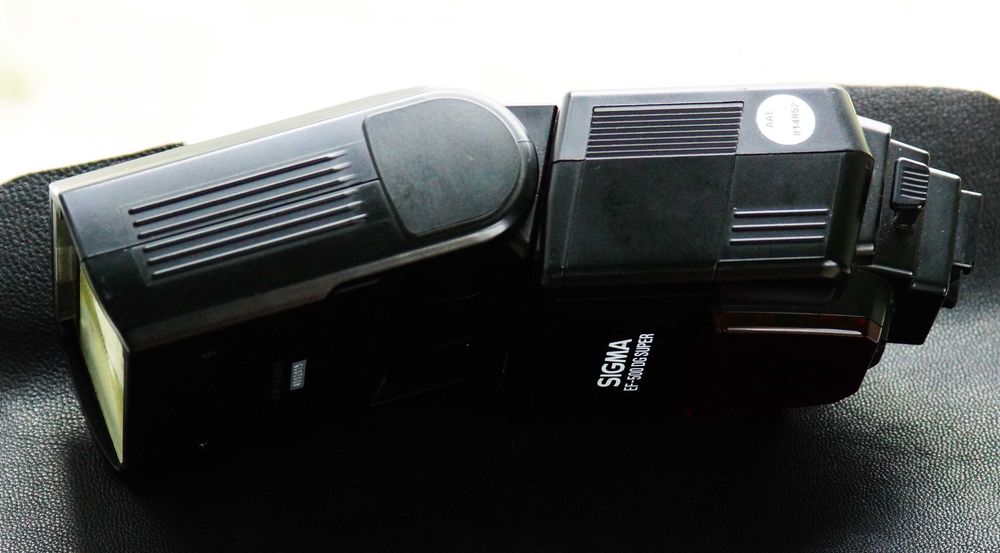 SIGMA   EF-500 DG SUPER (Japan) на SONY a- Minolta
