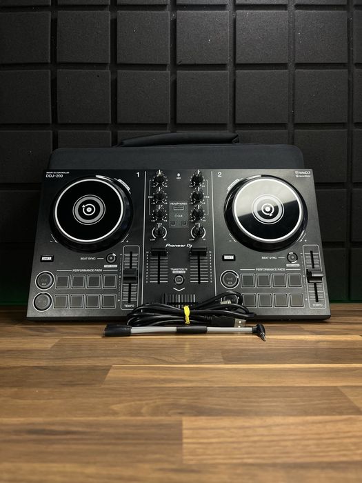 Pioneer DDJ-200 + кейс (БЕЗКОШТОВНА доставка)