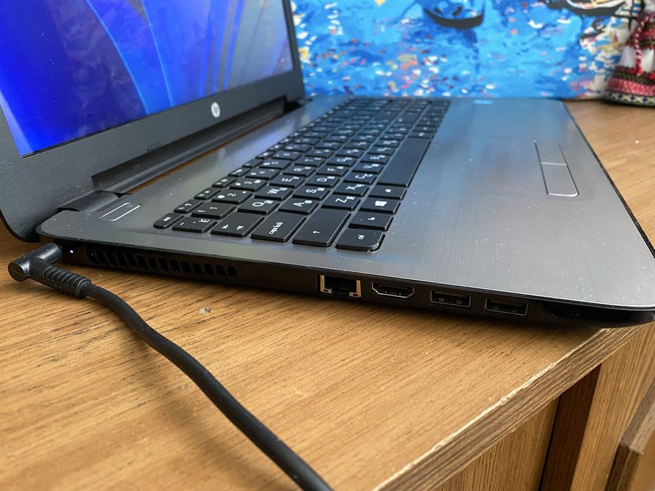 Ноутбук HP 15 au087ur